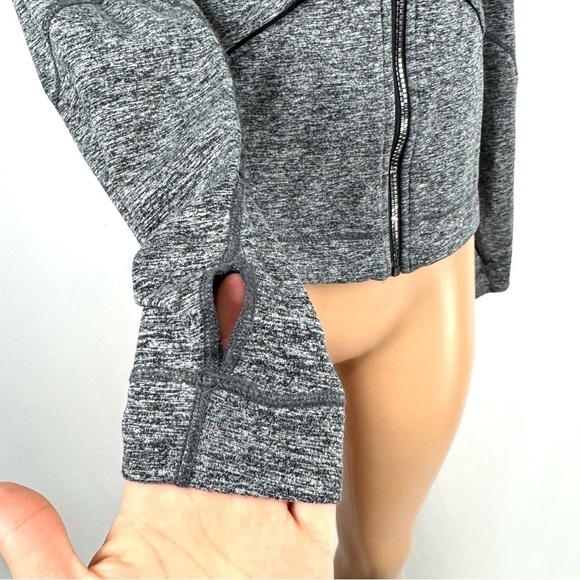 Brooks Women’s XS Activewear Utopia Thermal lII Zip Up Hoodie Heathered Grey EUC - Picture 8 of 15